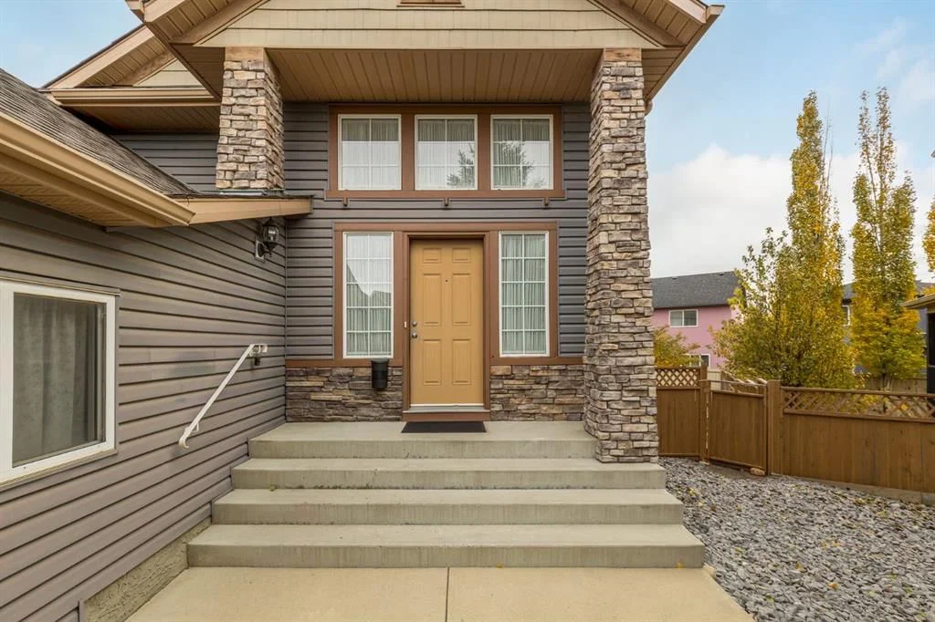 131 Panatella Close NW, Calgary — photo 2 of 50