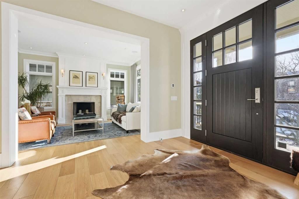 214 39 Avenue SW, Calgary — photo 4 of 50