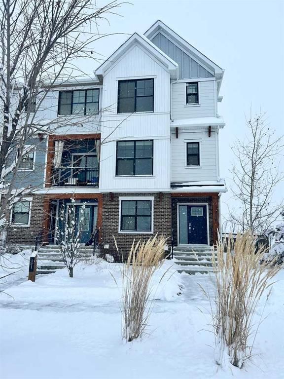 210 Alpine Avenue SW, Calgary — main listing photo