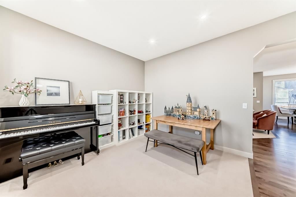 293 Everridge Drive SW, Calgary — photo 4 of 33