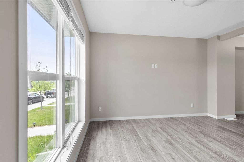 44 Howse Drive NE, Calgary — photo 5 of 32