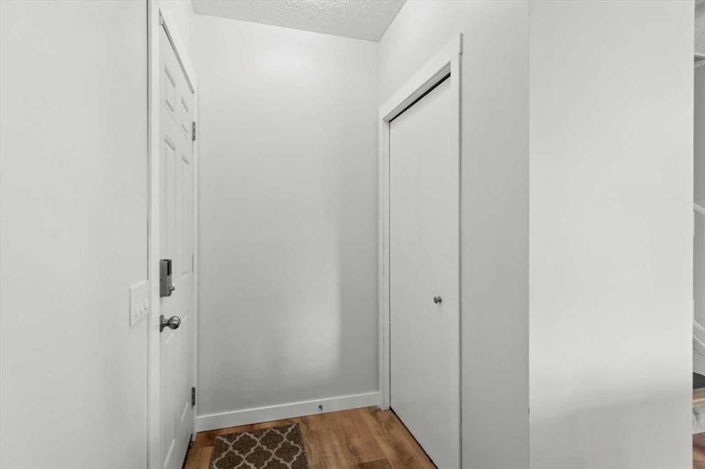 40 Bergen Place NW, Calgary — photo 3 of 46