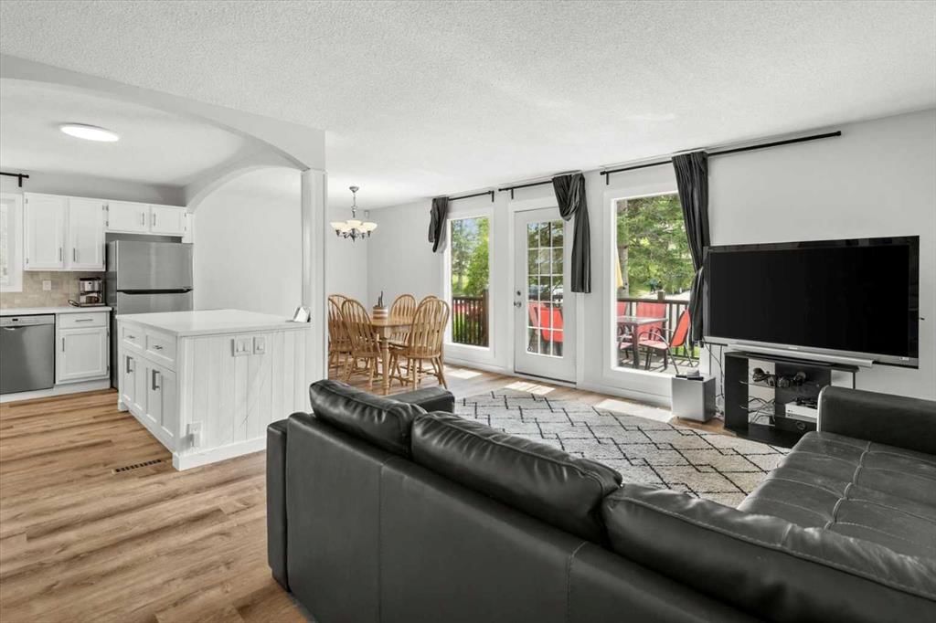 40 Bergen Place NW, Calgary — photo 4 of 46