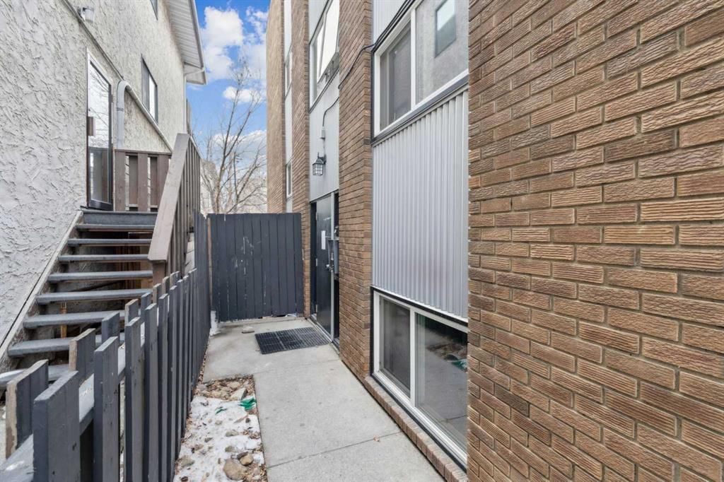 202, 1625 11 Avenue SW, Calgary — photo 3 of 24