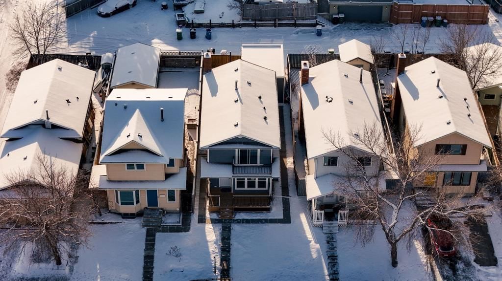 17 Mckernan Road SE, Calgary — photo 5 of 49