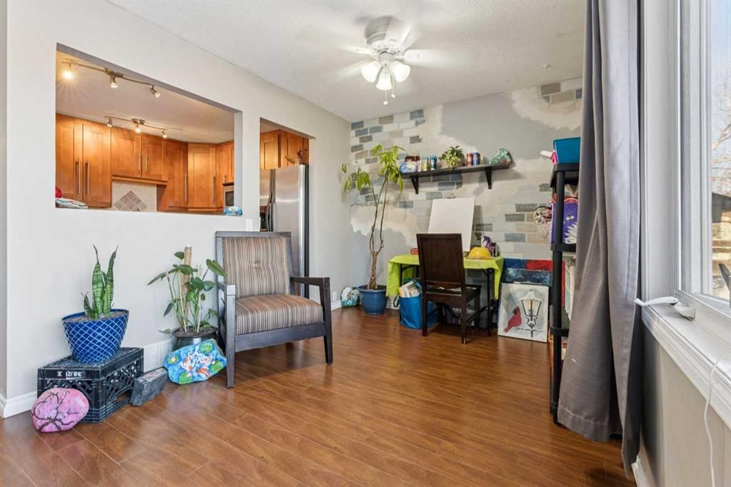 70 Midridge Gardens SE, Calgary — photo 5 of 27
