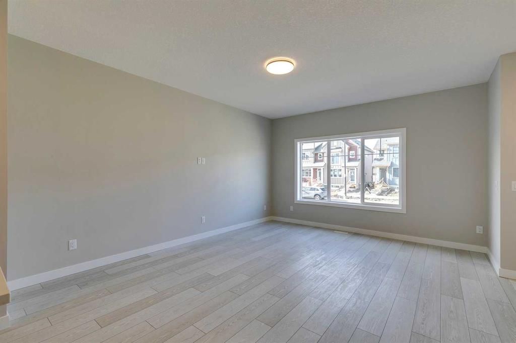 642 Rangeview Street SE, Calgary — photo 3 of 26