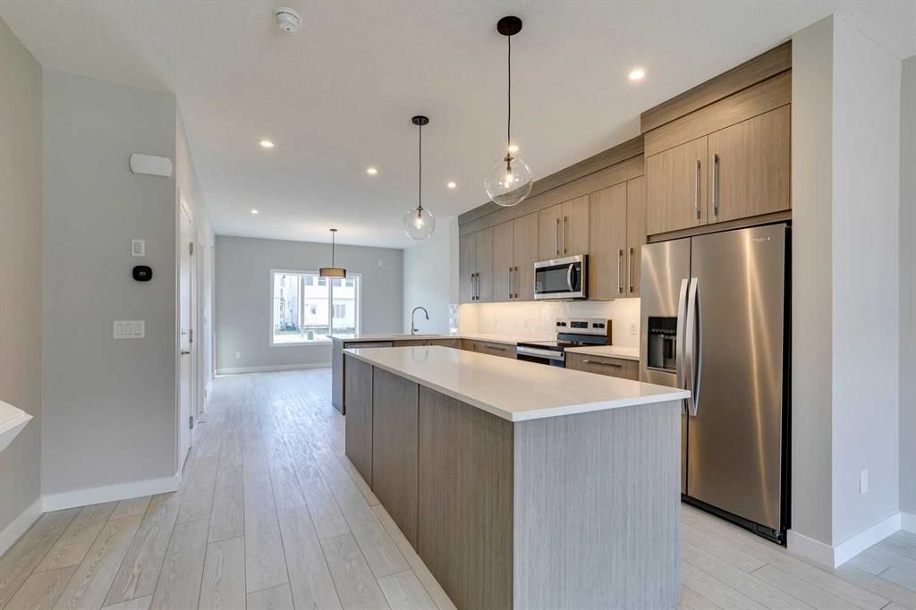 642 Rangeview Street SE, Calgary — photo 5 of 26