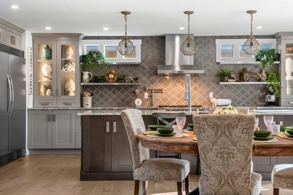 520 Parkridge Drive SE, Calgary — main listing photo