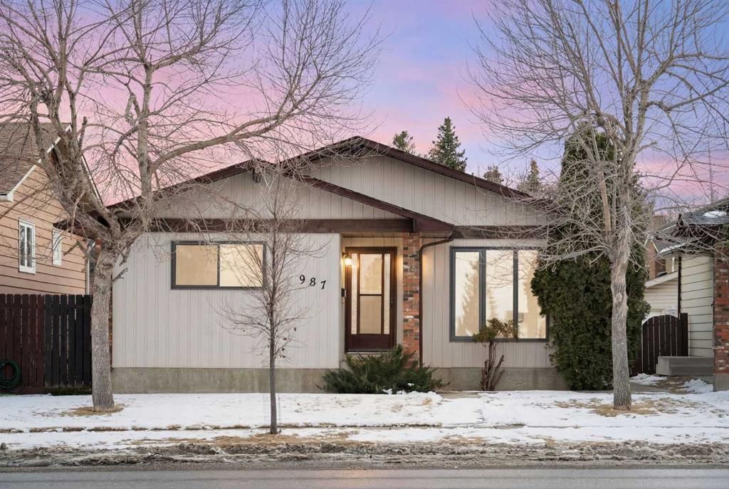 987 Berkley Drive NW, Calgary — main listing photo