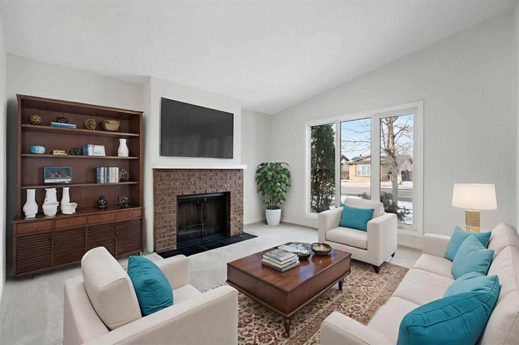 987 Berkley Drive NW, Calgary — photo 2 of 46