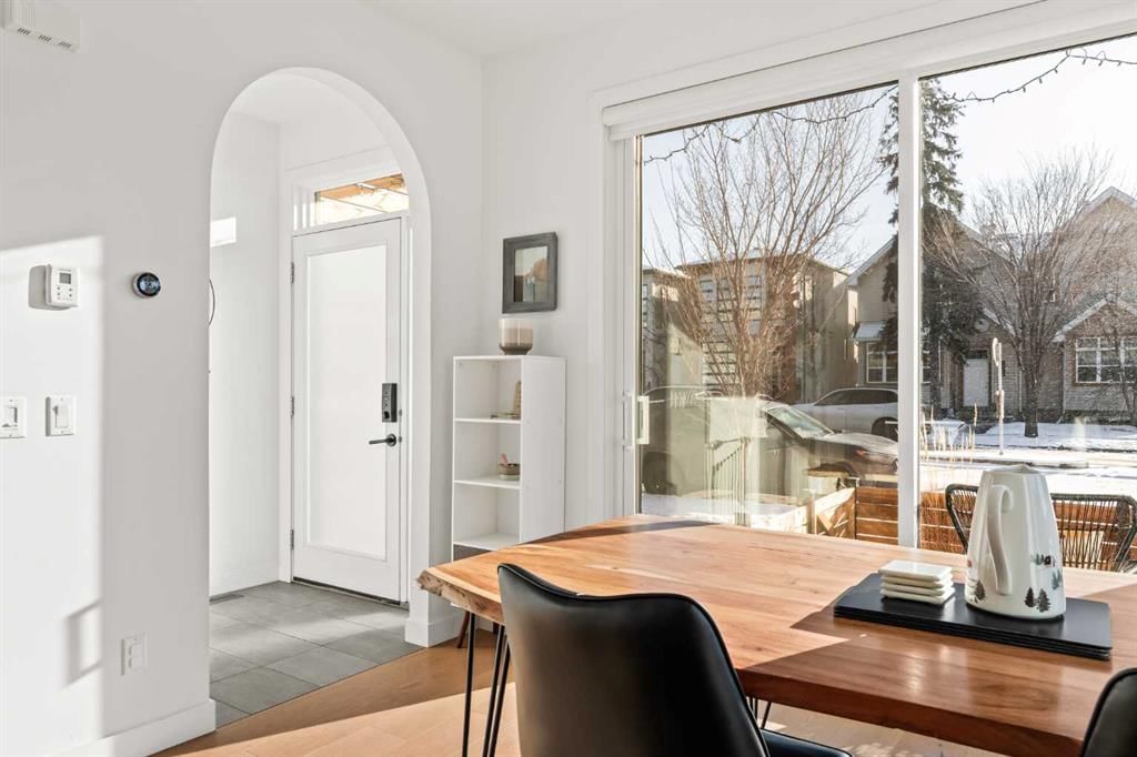 1940 Bowness Road NW, Calgary — photo 5 of 44