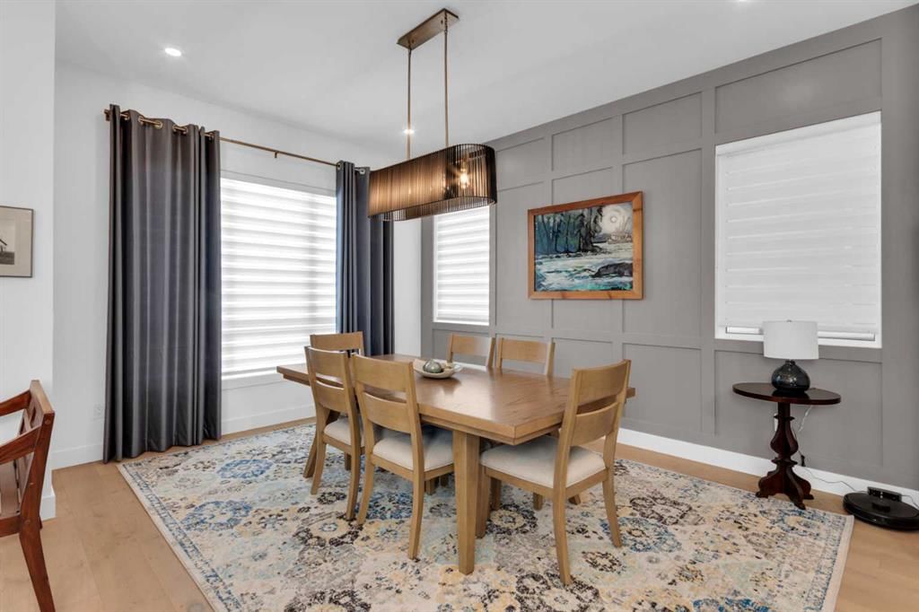 704 37 Street SW, Calgary — photo 3 of 43