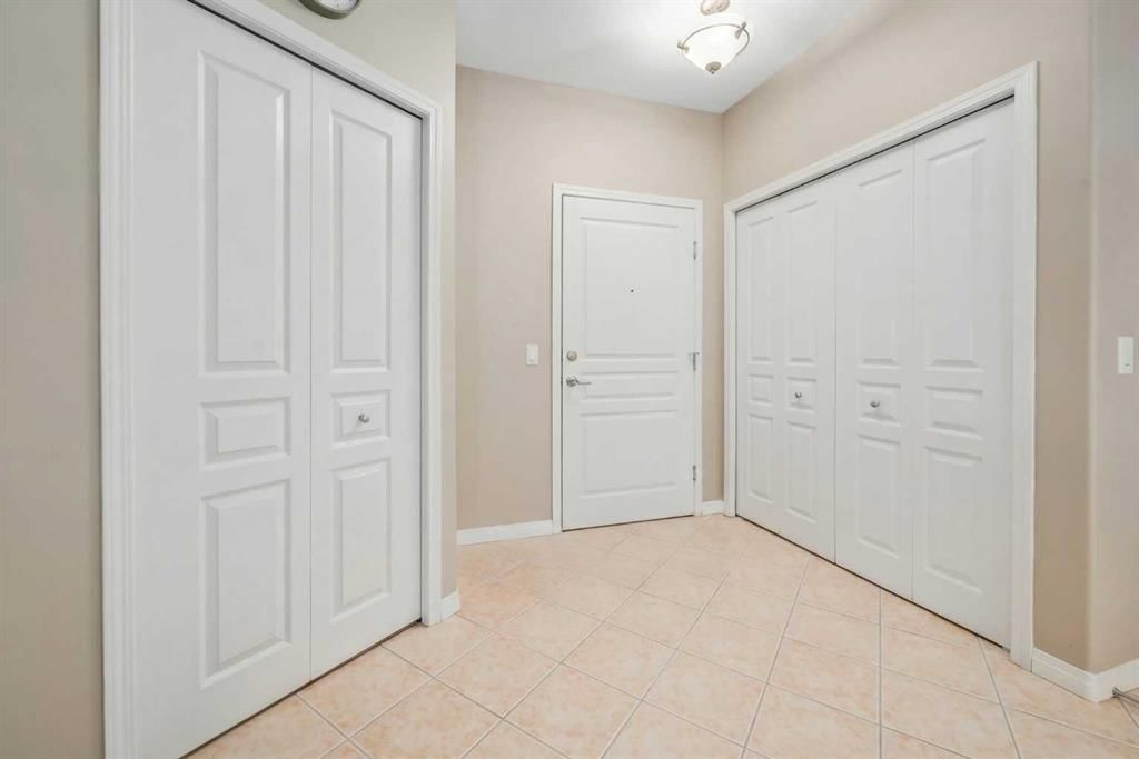 1113, Lake Fraser Green SE, Calgary — photo 3 of 24