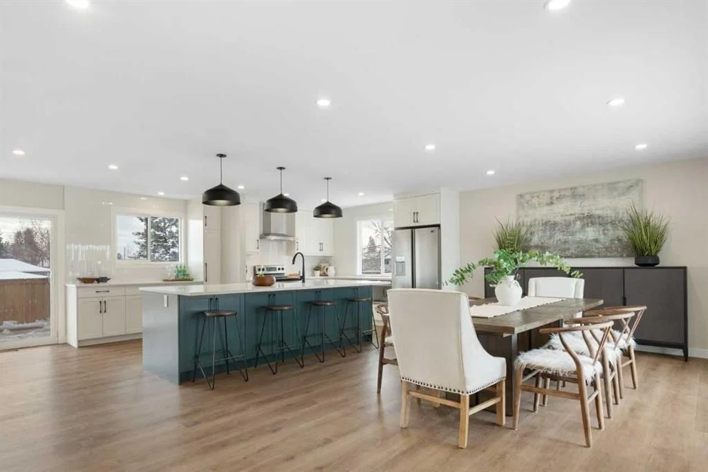 248 Madeira Place NE, Calgary — main listing photo