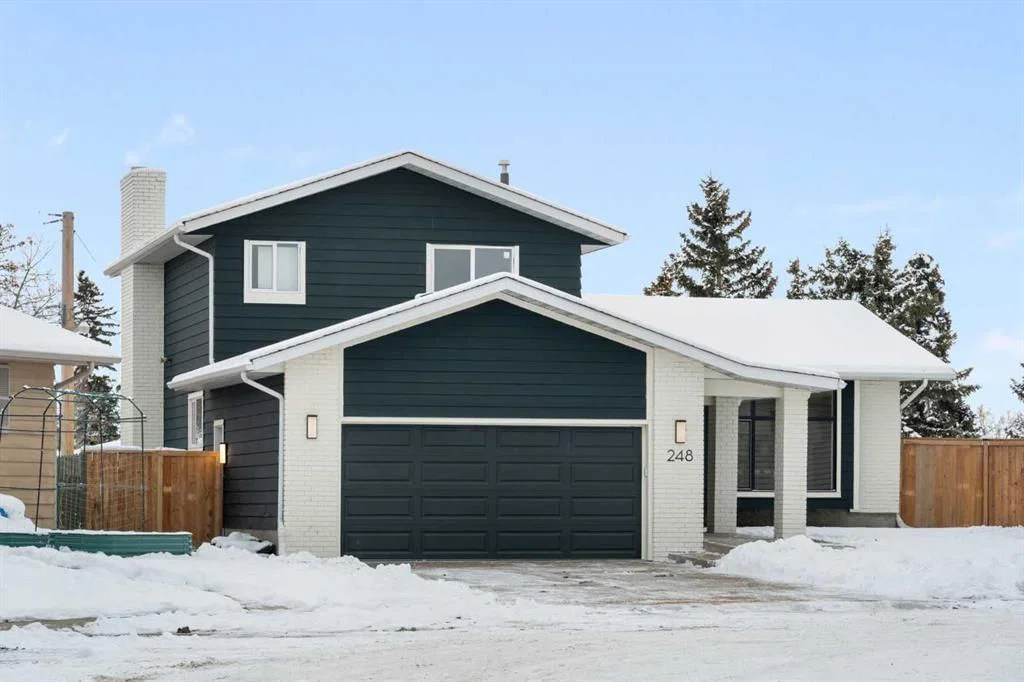 248 Madeira Place NE, Calgary — photo 2 of 24