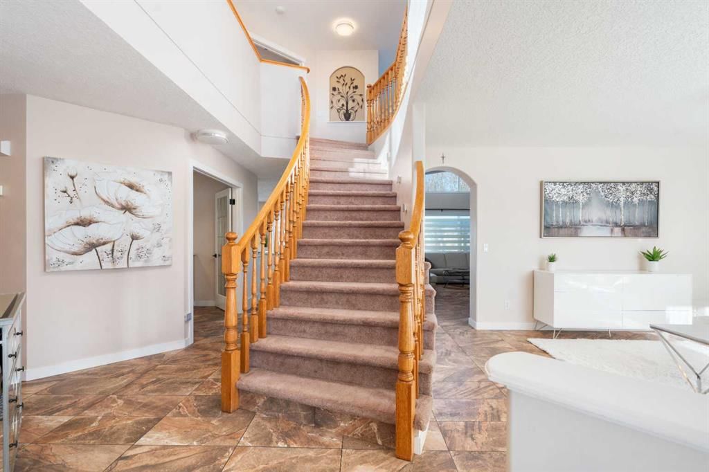 25 Cranwell Place SE, Calgary — photo 4 of 49
