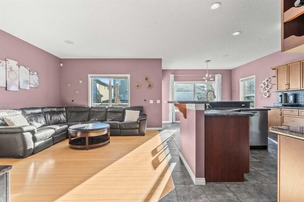 15 Chapalina Close SE, Calgary — photo 5 of 47