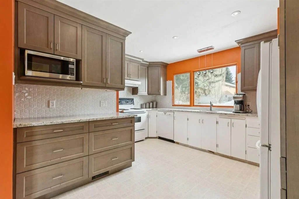63 Clarendon Road NW, Calgary — photo 4 of 34