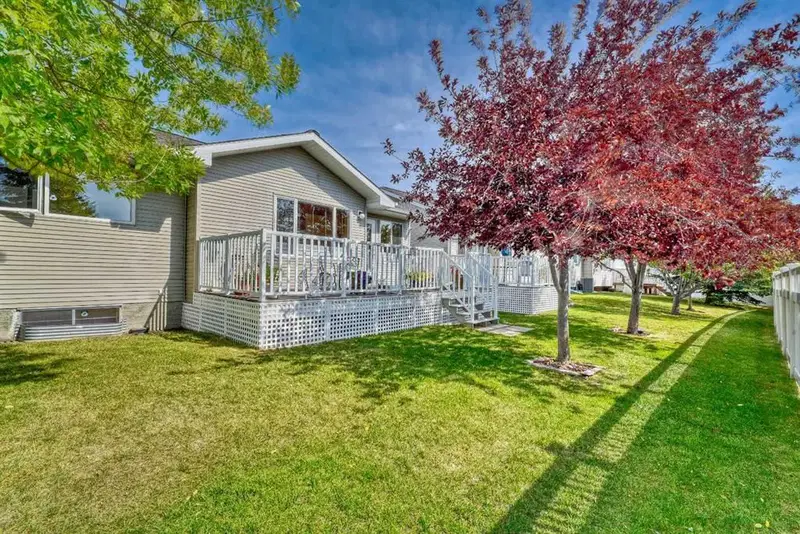 7 Scotia Landing NW, Calgary — photo 3 of 19