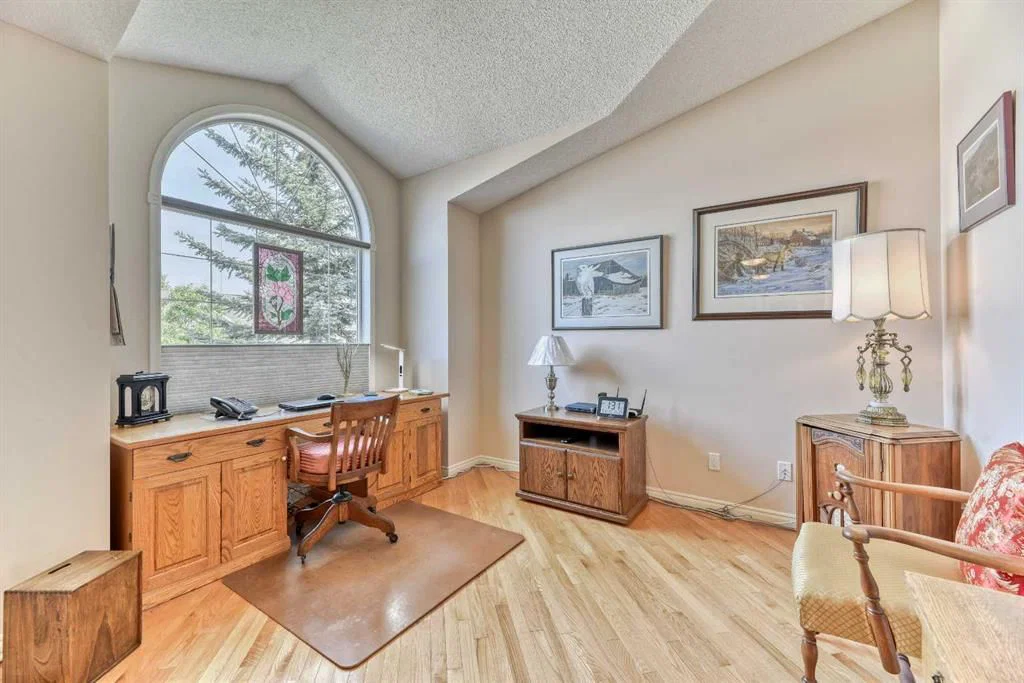 7 Scotia Landing NW, Calgary — photo 4 of 19
