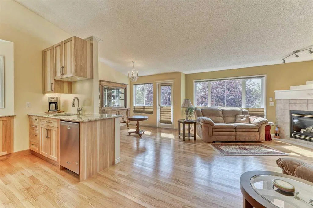 7 Scotia Landing NW, Calgary — photo 5 of 19