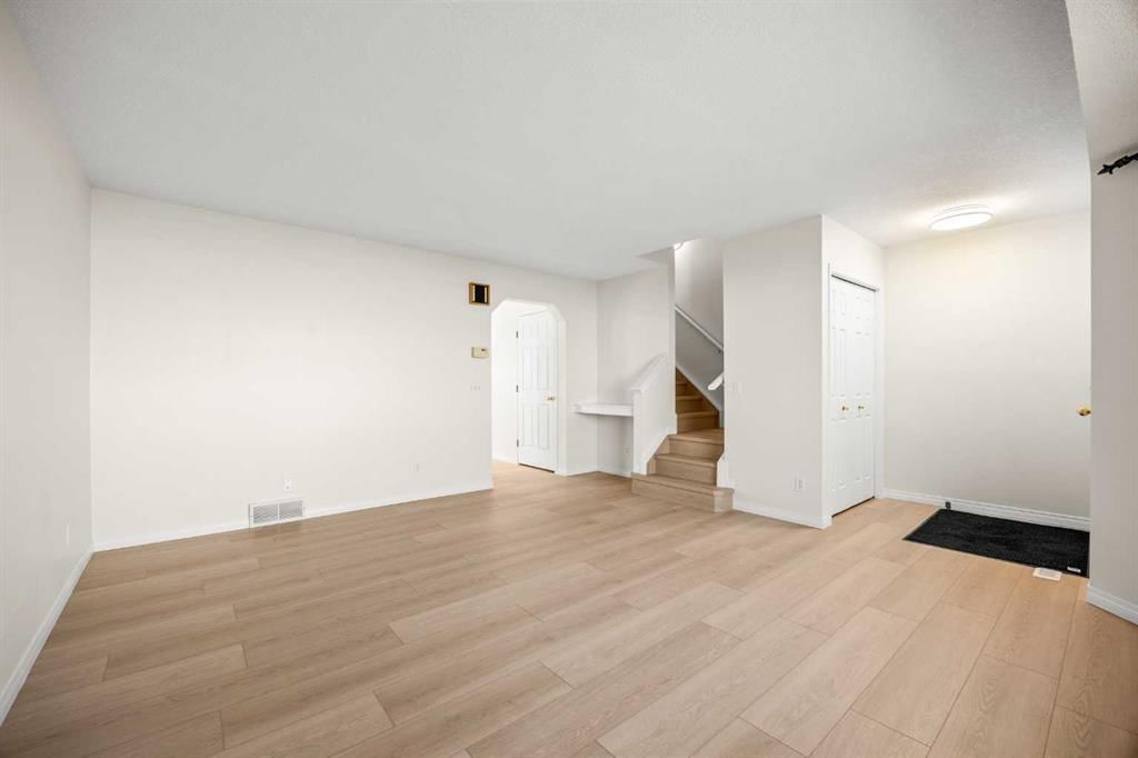 40 Arbour Crest Drive NW, Calgary — photo 5 of 37