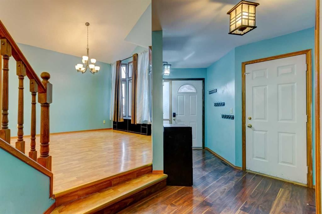 184 Riverbend Drive SE, Calgary — photo 4 of 50