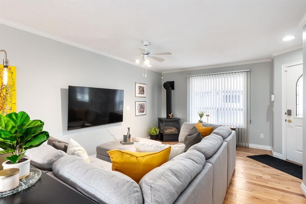 1533 11 Street SW, Calgary — photo 4 of 27