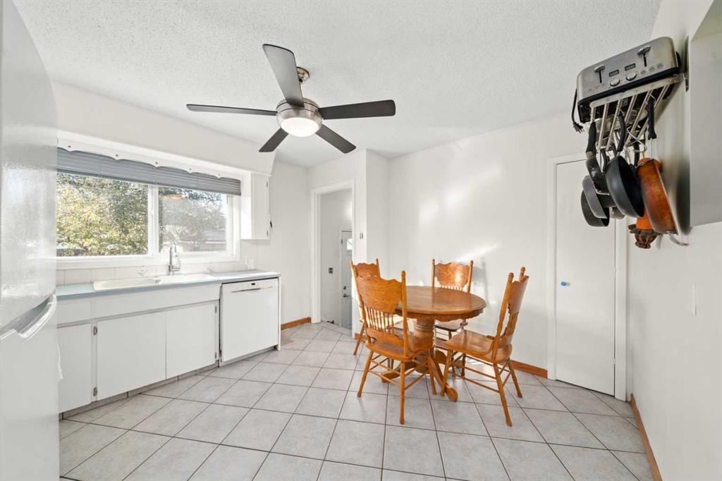 2219 40 Street SE, Calgary — photo 4 of 24