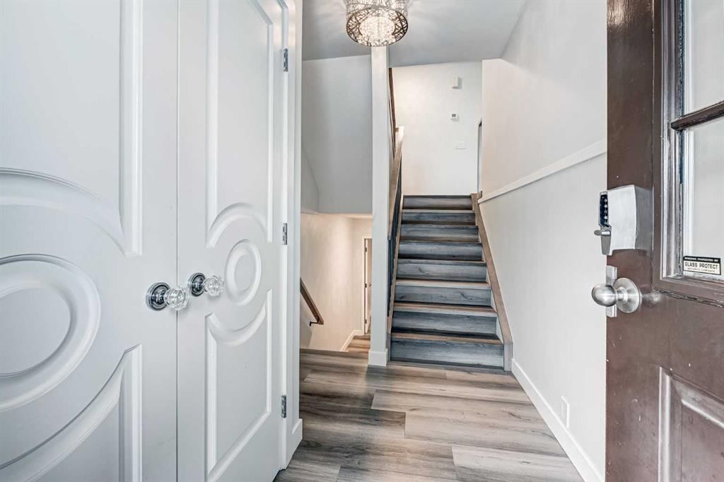 43, 5019 46 Avenue SW, Calgary — photo 4 of 34