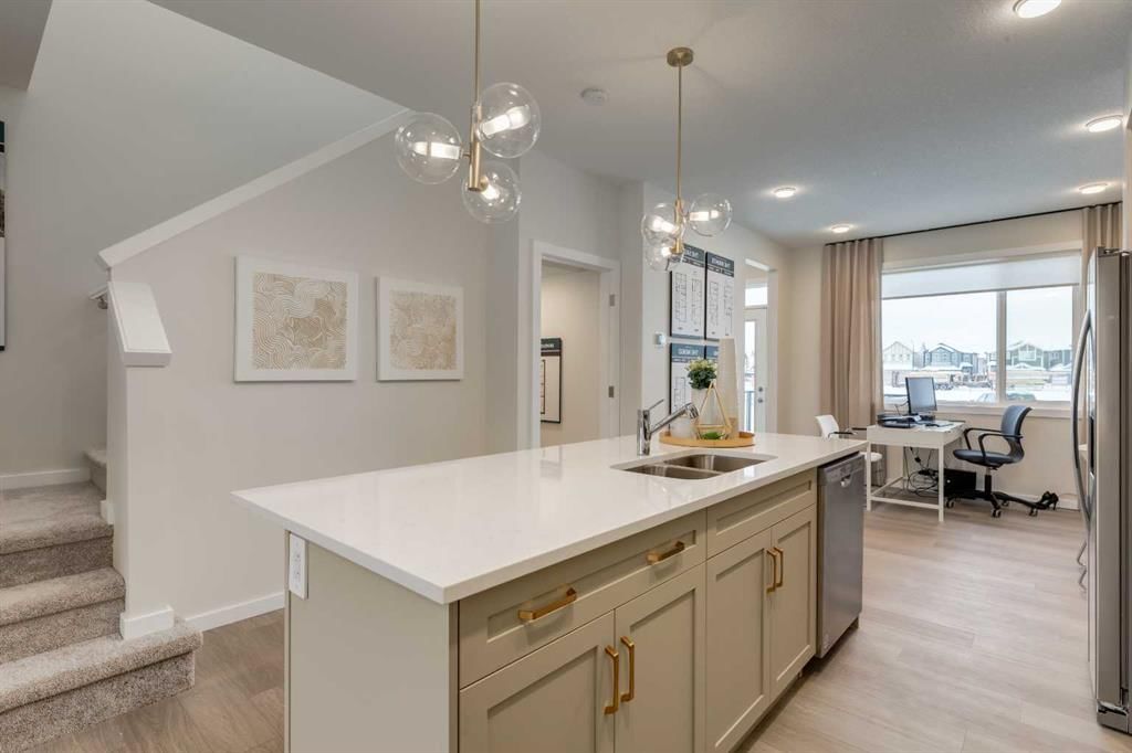 585 Savanna Drive NE, Calgary — photo 5 of 20