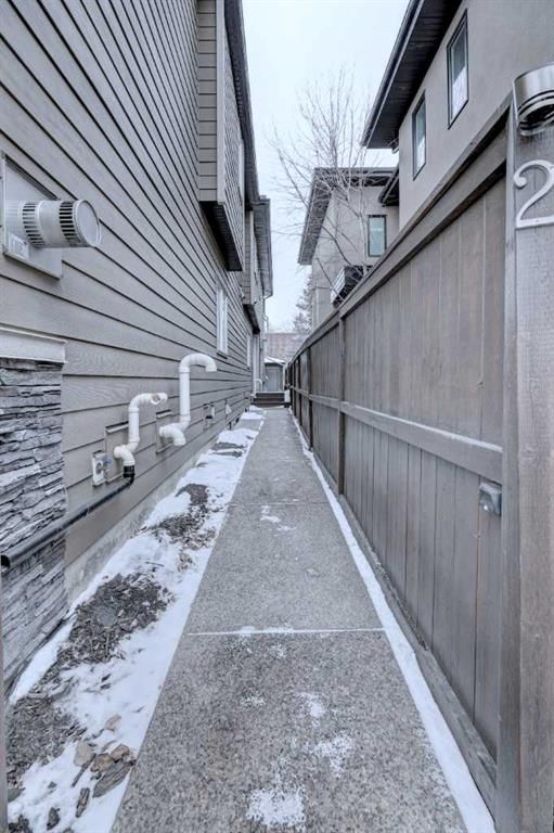 2, 308 12 Avenue NE, Calgary — photo 3 of 40