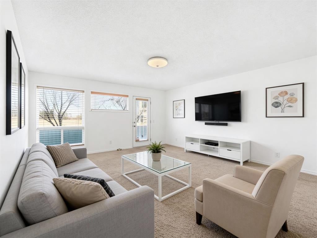 132 Royal Birch Mount NW, Calgary — main listing photo