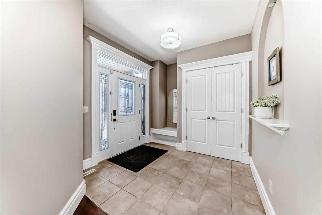 115 Wentworth Hill SW, Calgary — photo 3 of 46