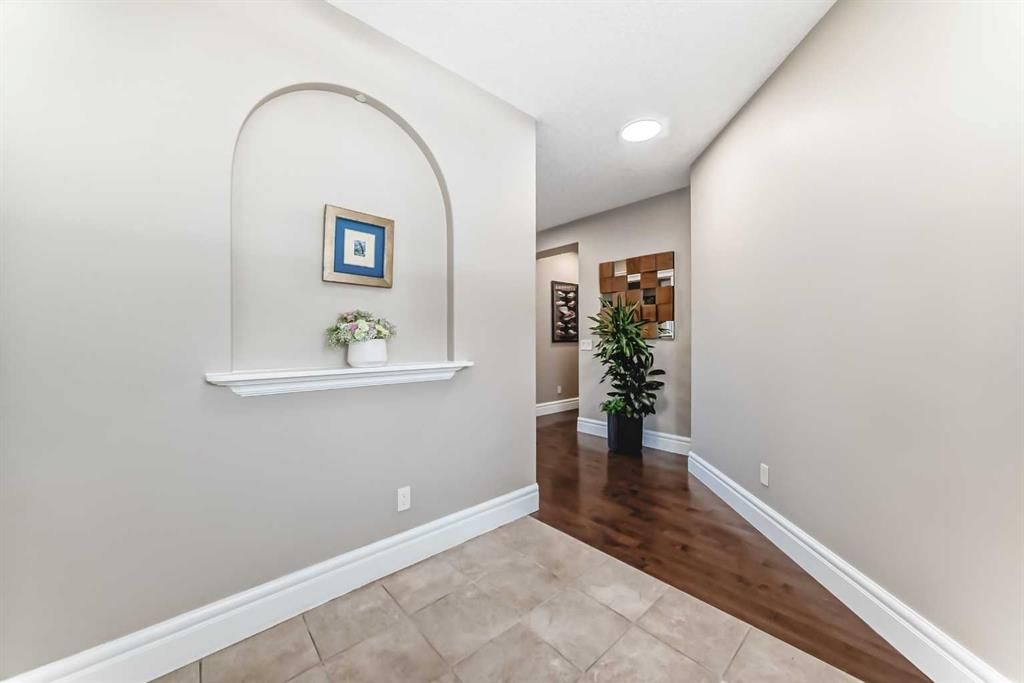 115 Wentworth Hill SW, Calgary — photo 4 of 46