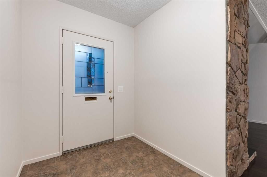 22, 12625 24 Street SW, Calgary — photo 4 of 37