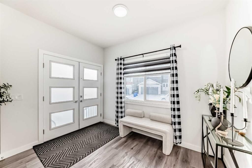 6 Corner Meadows Grove NE, Calgary — photo 4 of 42