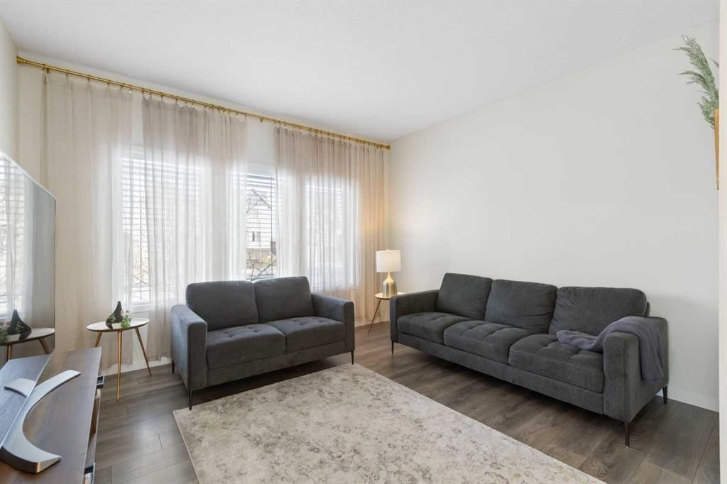 147 Marquis Green SE, Calgary — photo 4 of 50