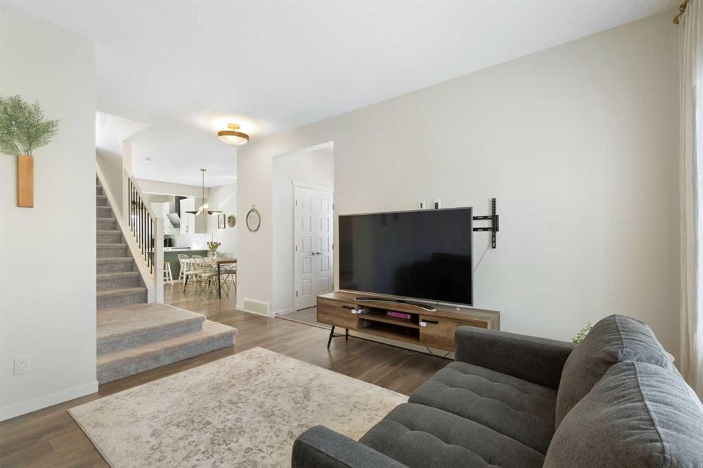 147 Marquis Green SE, Calgary — photo 5 of 50