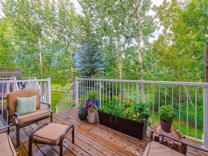 105 Inglewood Grove SE, Calgary — photo 2 of 41