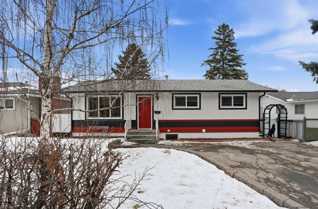 236 Fairview Drive SE, Calgary — main listing photo