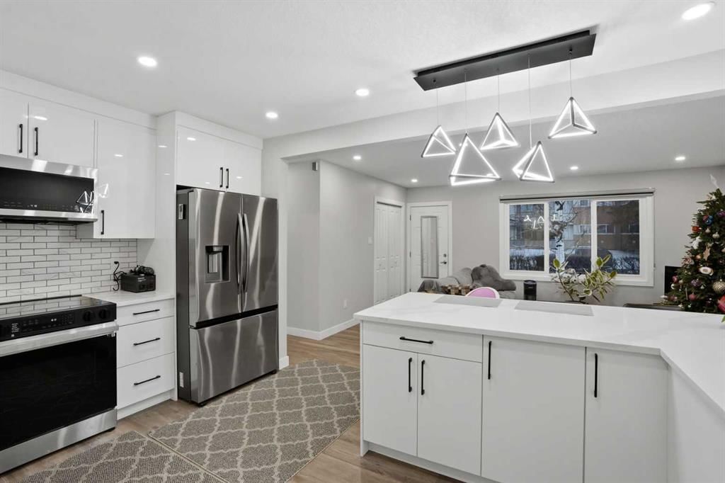 236 Fairview Drive SE, Calgary — photo 2 of 50