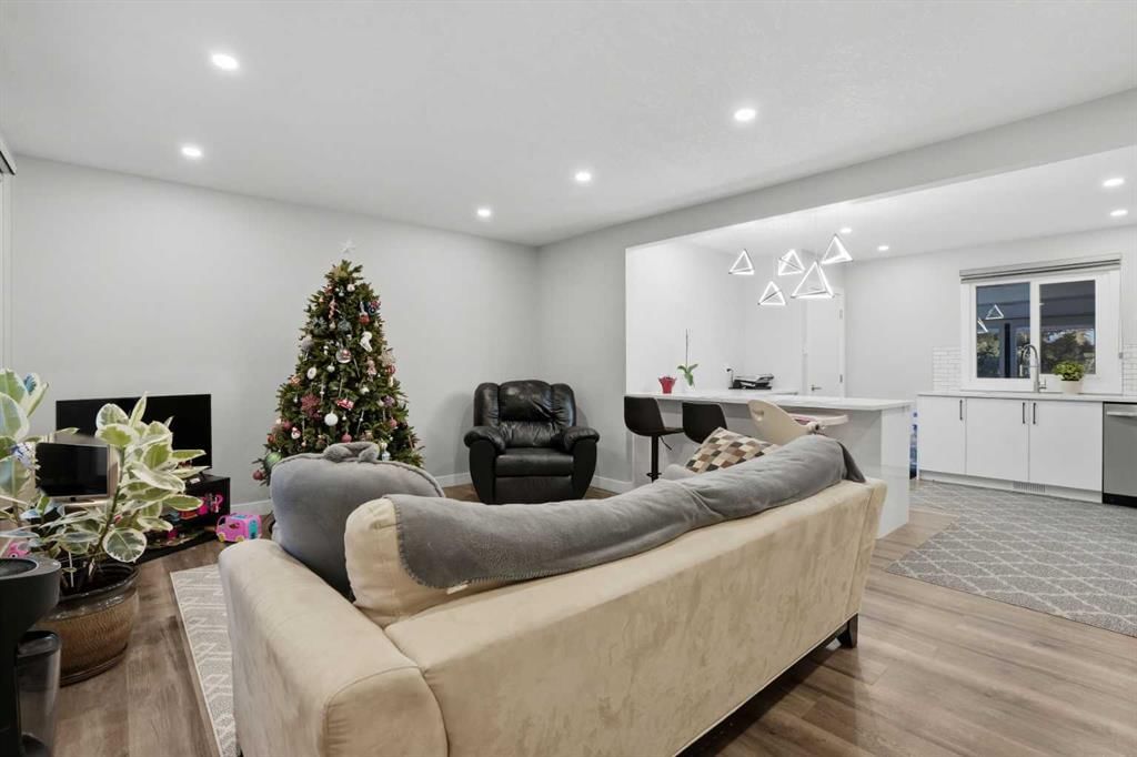 236 Fairview Drive SE, Calgary — photo 3 of 50