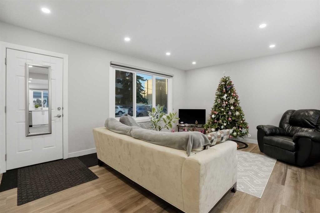 236 Fairview Drive SE, Calgary — photo 4 of 50