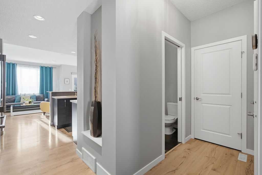 105 Chaparral Valley Crescent SE, Calgary — photo 4 of 46