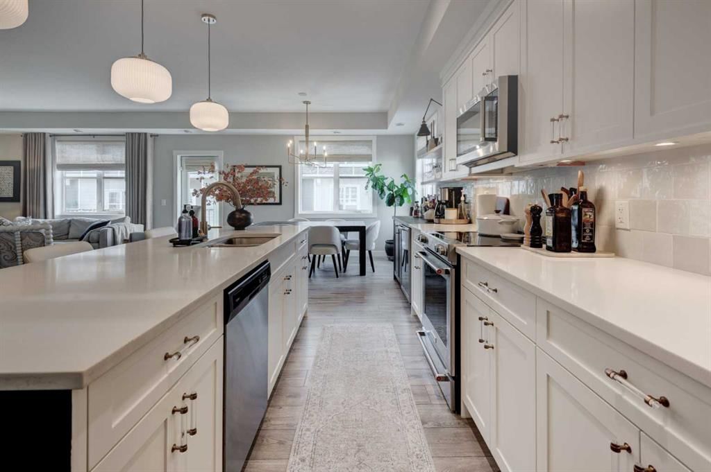 405 Cranbrook Walk SE, Calgary — photo 3 of 32