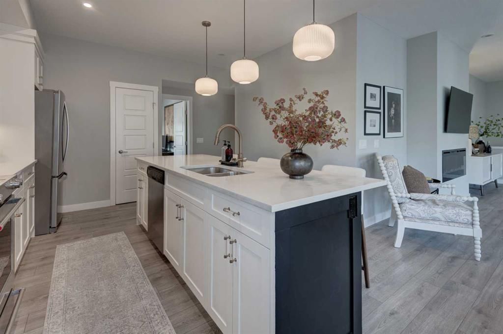 405 Cranbrook Walk SE, Calgary — photo 4 of 32