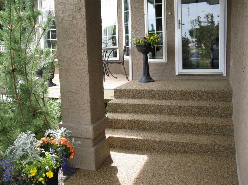 7 Mountain Park Circle SE, Calgary — photo 3 of 50