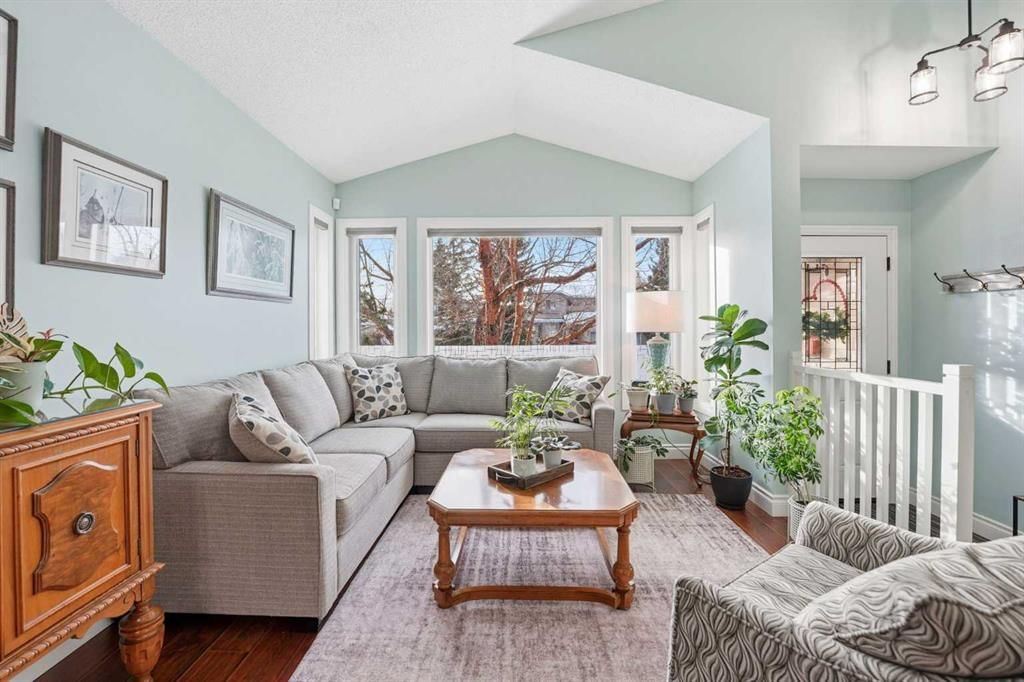 188 Millrise Drive SW, Calgary — photo 5 of 46